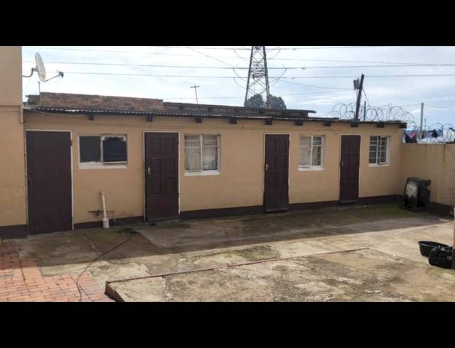 13 BEDROOM HOUSE FOR SALE IN HURST HILL